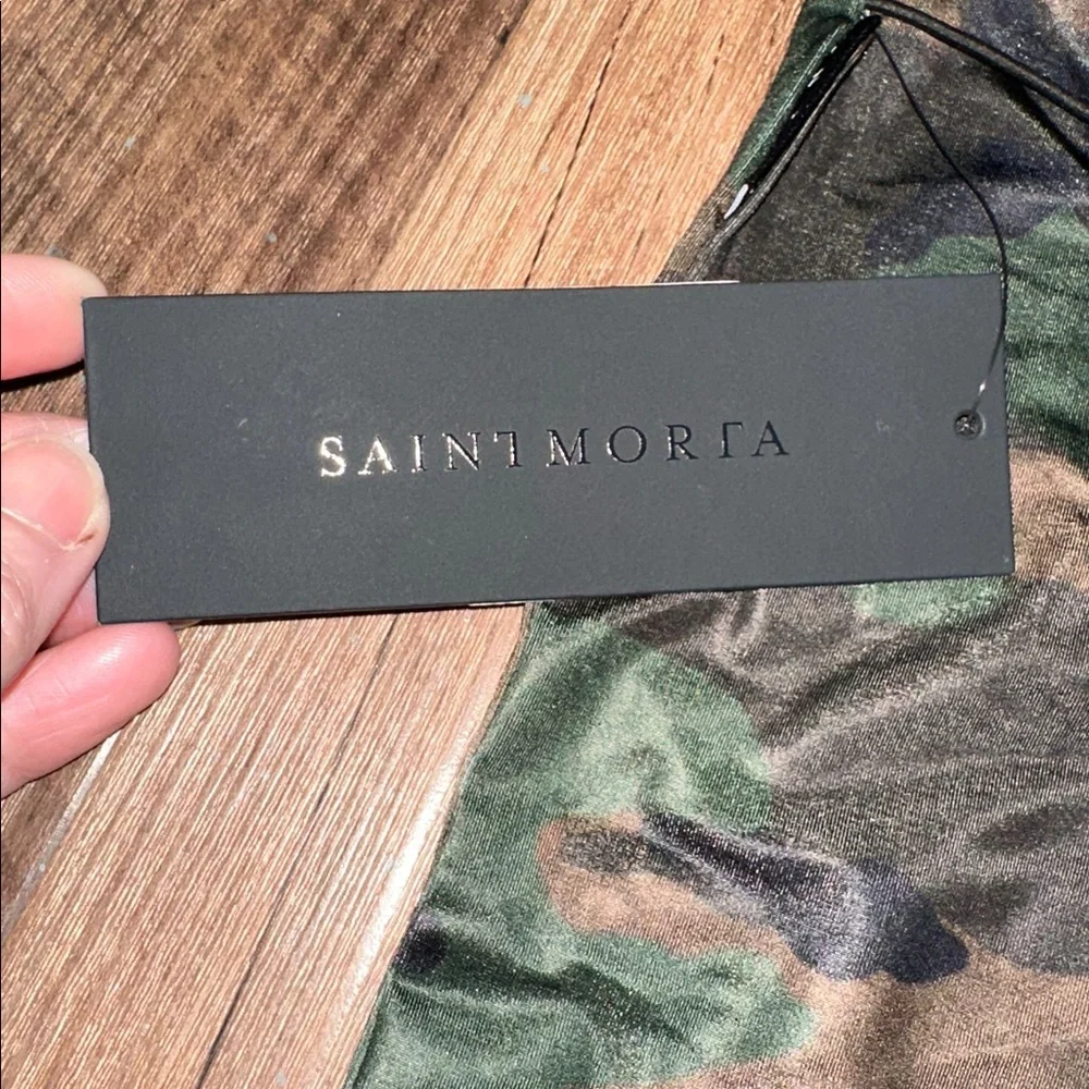 Saint‎ Morta NWT Snood Gator Mask Camo